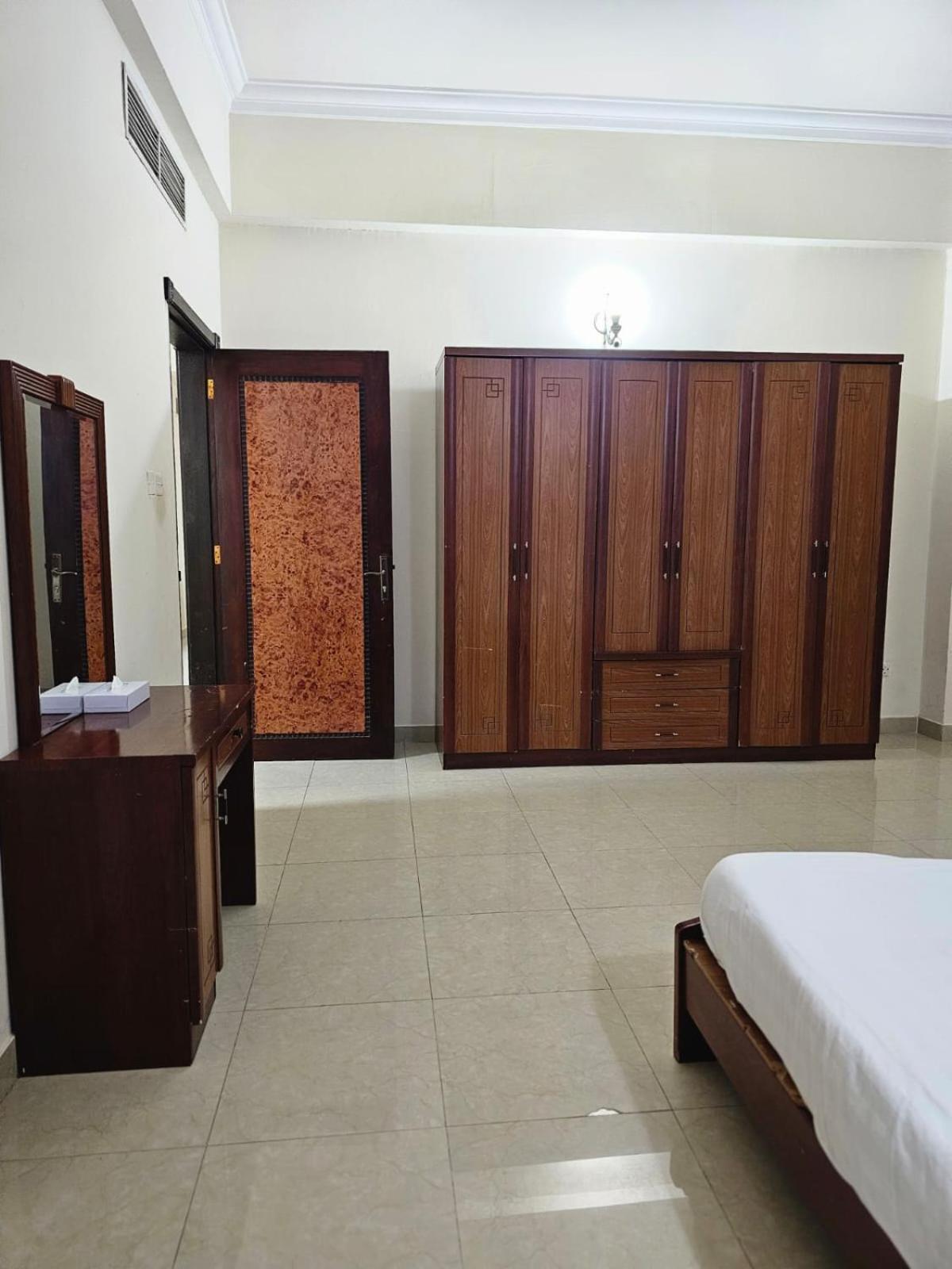 Al Sahab Tower Apartment Manama Exterior photo